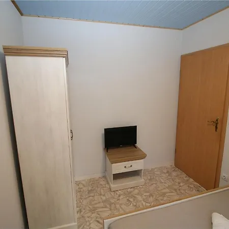 Ankerplatz Mit Kamin Direkt Am Altenkirchen (Mecklenburg-Vorpommern)