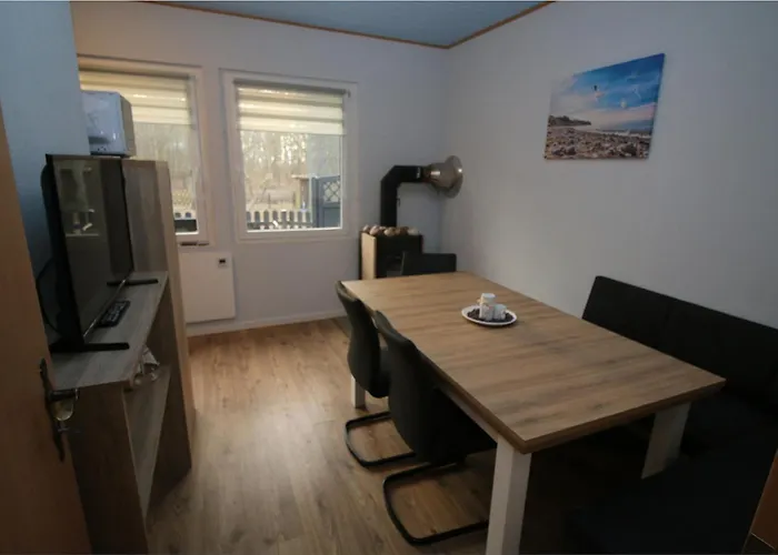 Ankerplatz Mit Kamin Direkt Am Apartmán Altenkirchen (Mecklenburg-Vorpommern)