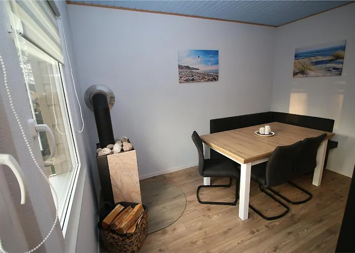 Ankerplatz Mit Kamin Direkt Am Altenkirchen (Mecklenburg-Vorpommern)